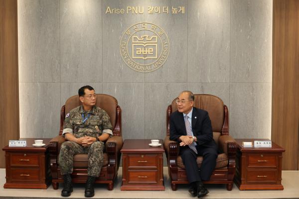 '국방 R&D분야 정책교륙 및 상호 발전을 위한 학연협력 체결식_해군작전사령부'의 첨부파일 이미지